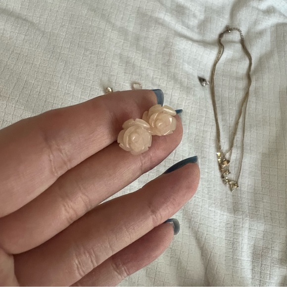 Contemporary Gold Jewelry Bundle - Picture 7 of 8